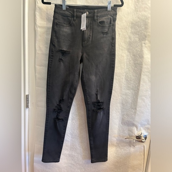 American Eagle Black Super Stretch Jeans w/Distressed Details NWT Sz-4short. U13 - Picture 3 of 12